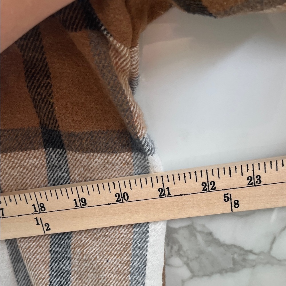 Plaid Button-Up Flannel Shirt - Picture 4 of 7